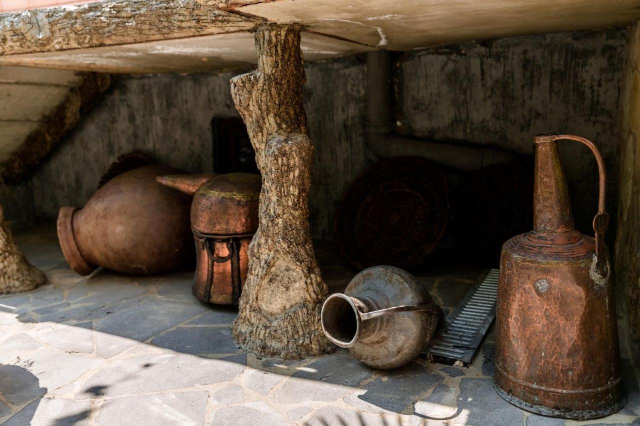 Отель The Oldest Тбилиси Экстерьер фото